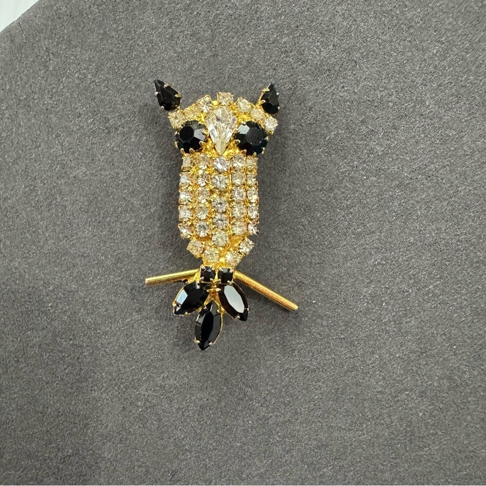 2. Women’s Elegant Gold and Black Owl Brooch